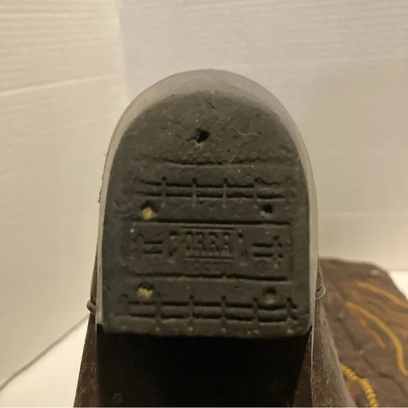 Women’s Brown Leather With Tan Python And Embroidery Pull On Cowboy Boots SZ 8.5 - Picture 11 of 11